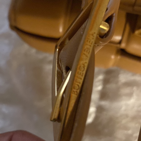 Bottega Veneta Padded Cassette Bag.Pics of current condition have been added. - Picture 6 of 10